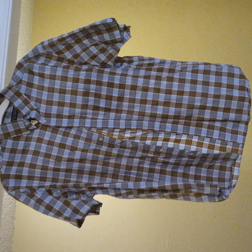 Casual, short sleeve button down shirt